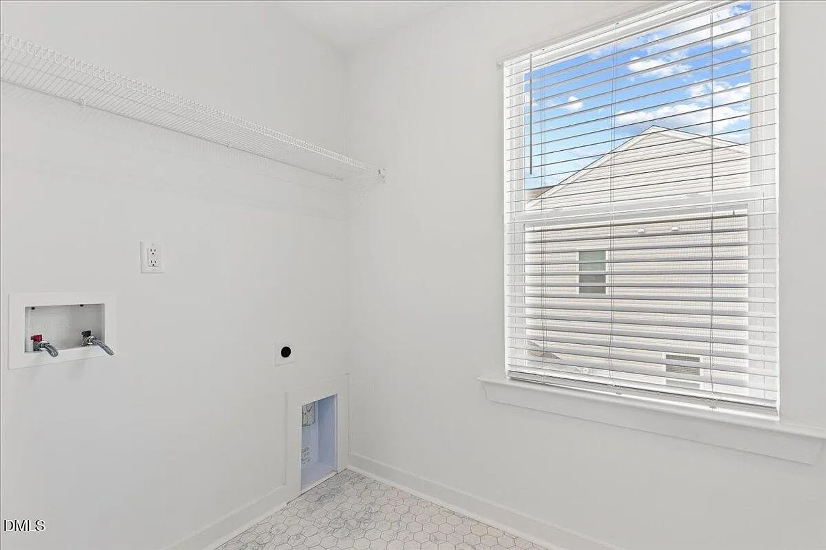 Like New and Move-in Ready!! – photo 5