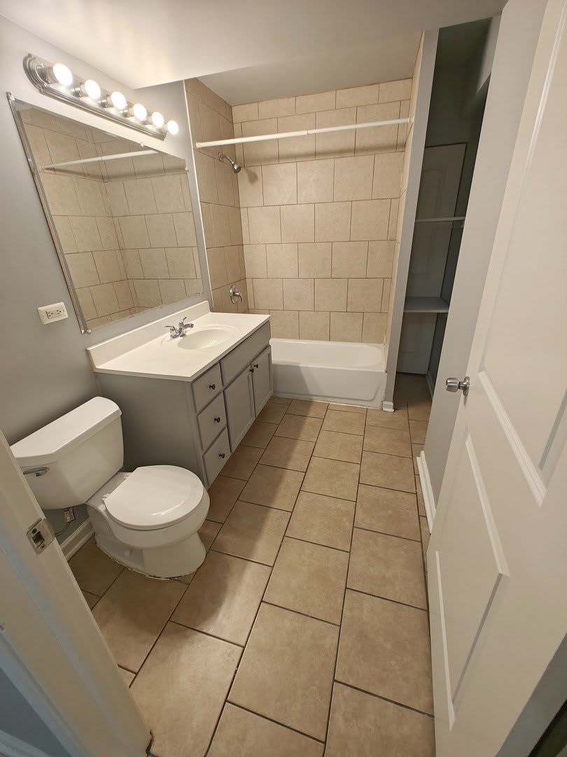 6030 S Eberhart Avenue – photo 5