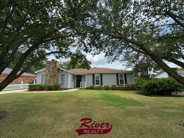 2604 Carrington Drive – photo 1