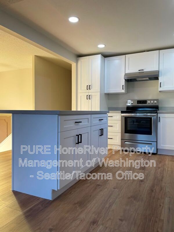 1727 45th Ave SW – photo 3