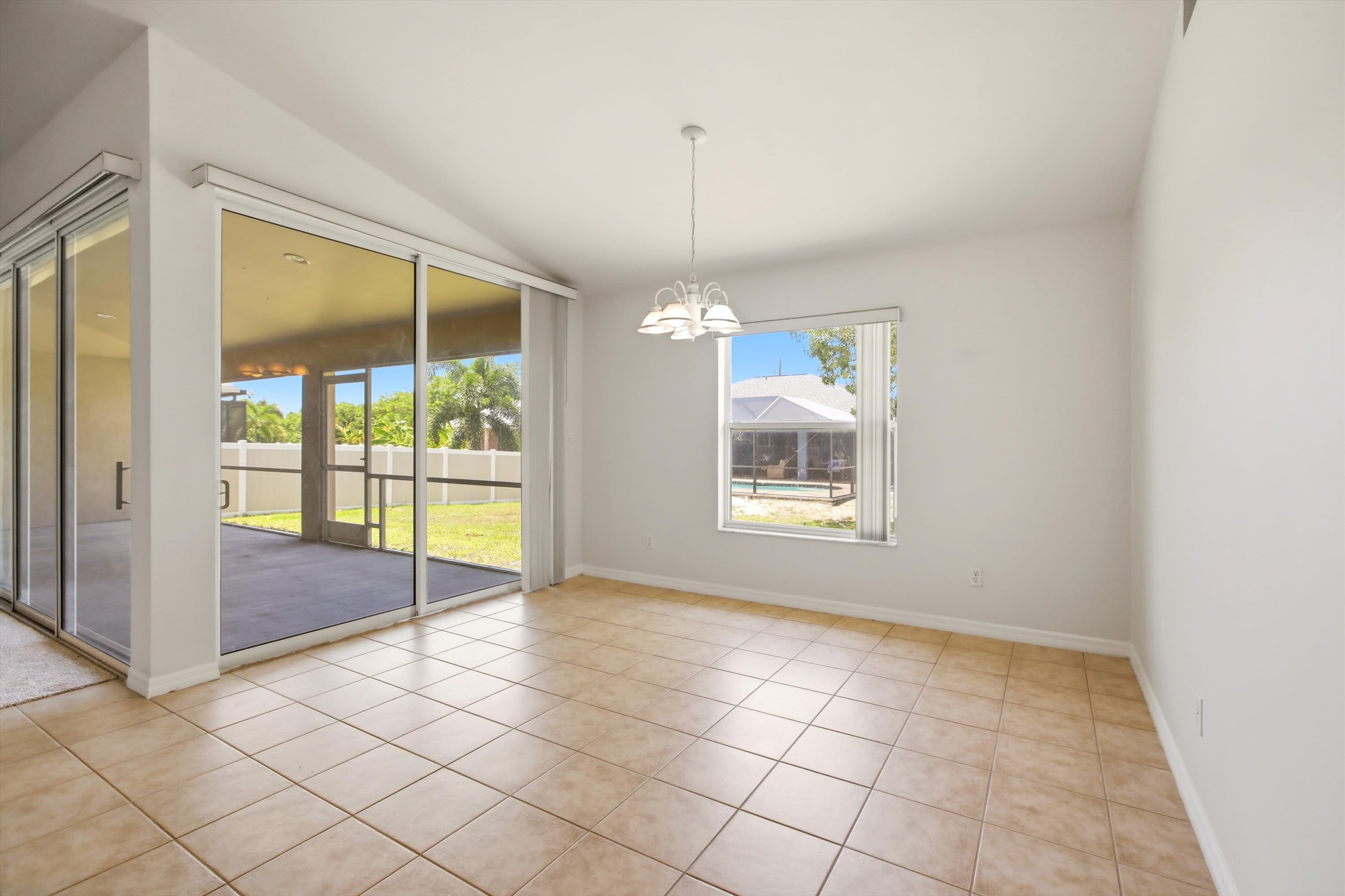 2600 SW 1st St – photo 5