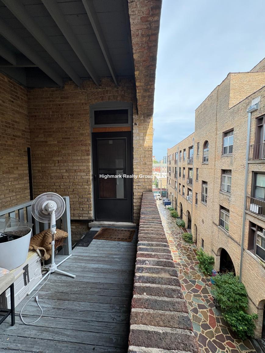 907 Elmwood Ave – photo 2
