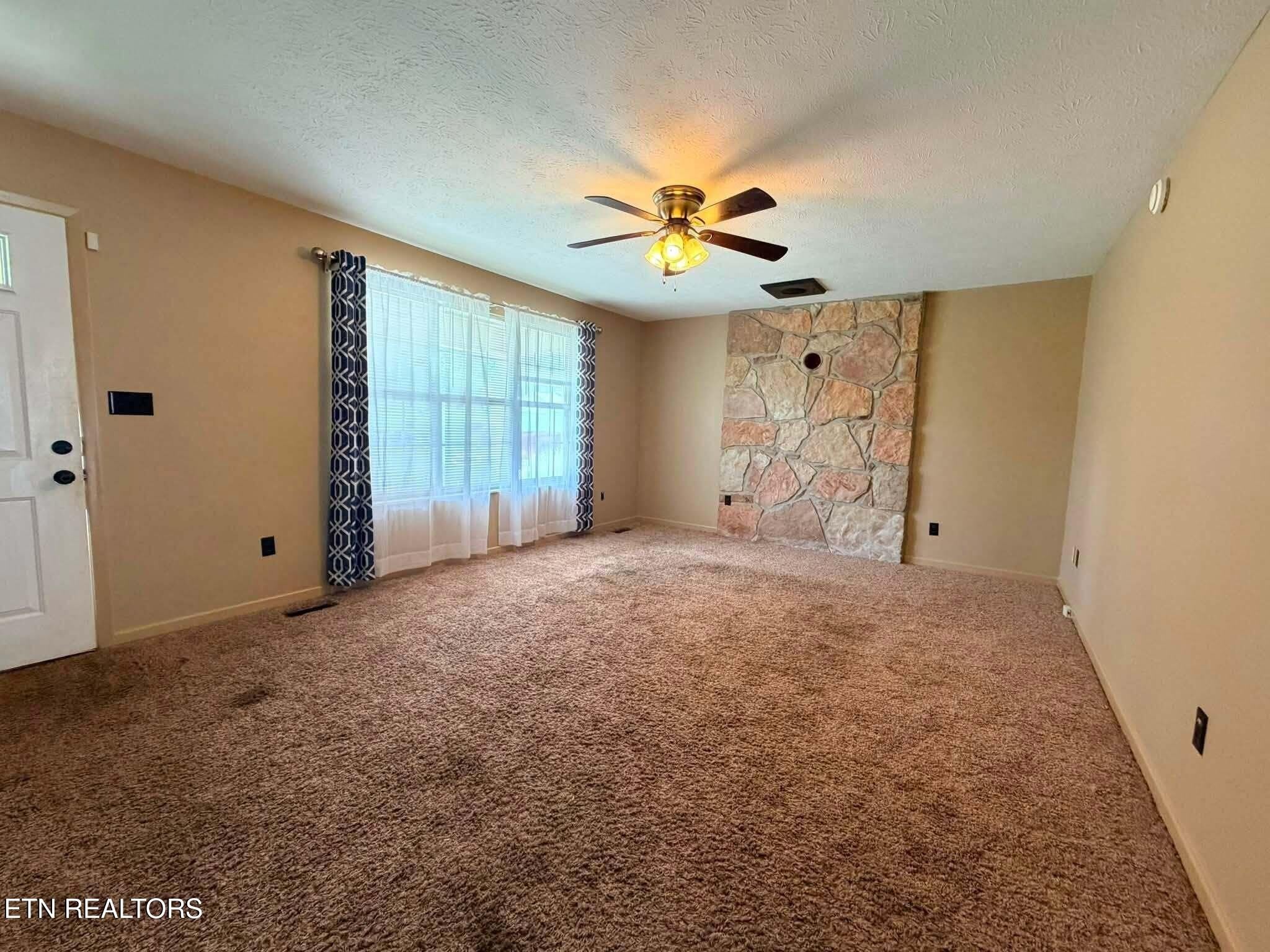 104 College Grove Rd – photo 4
