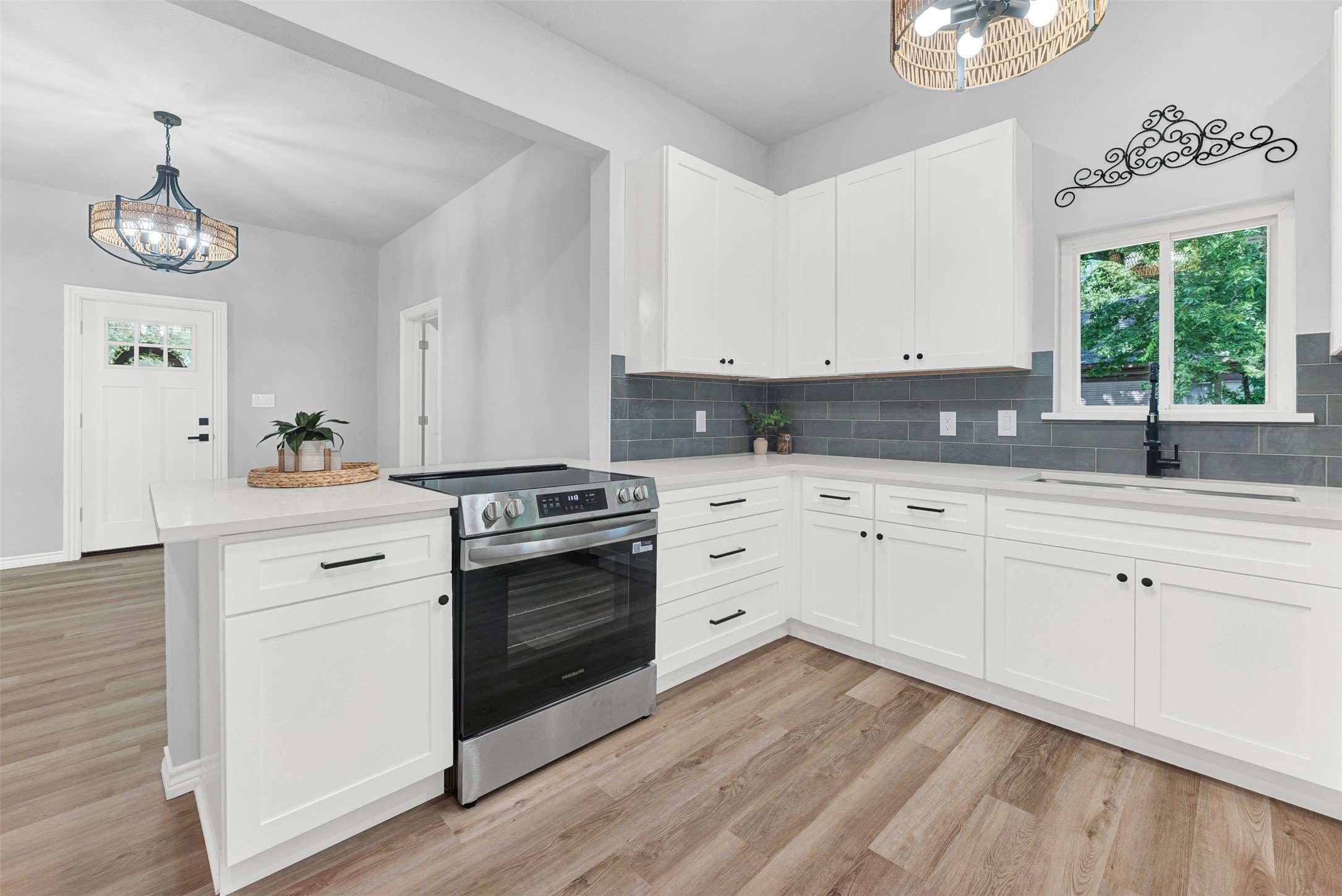 909 E High Street – photo 4