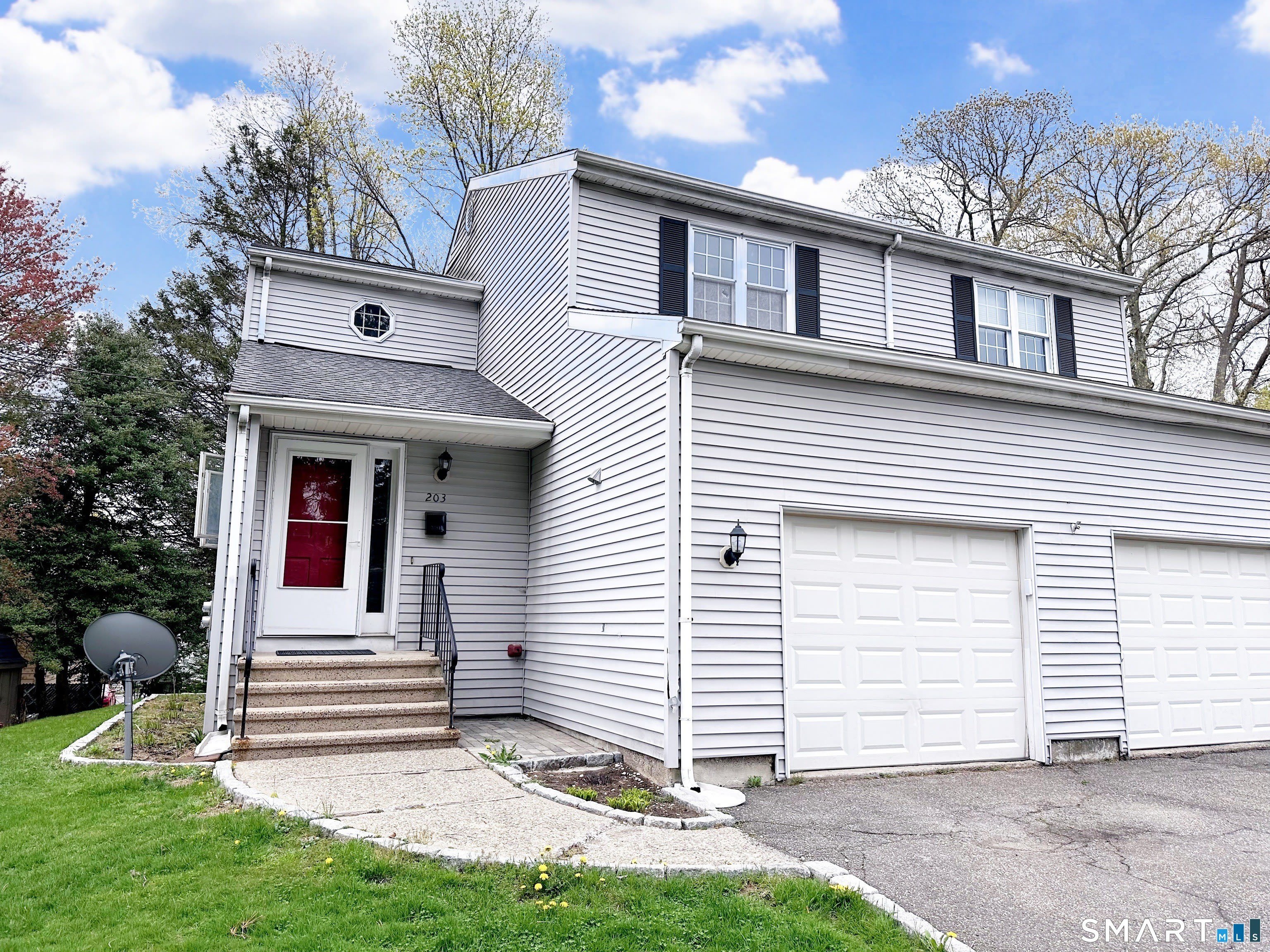 203 Capewell Avenue – photo 1