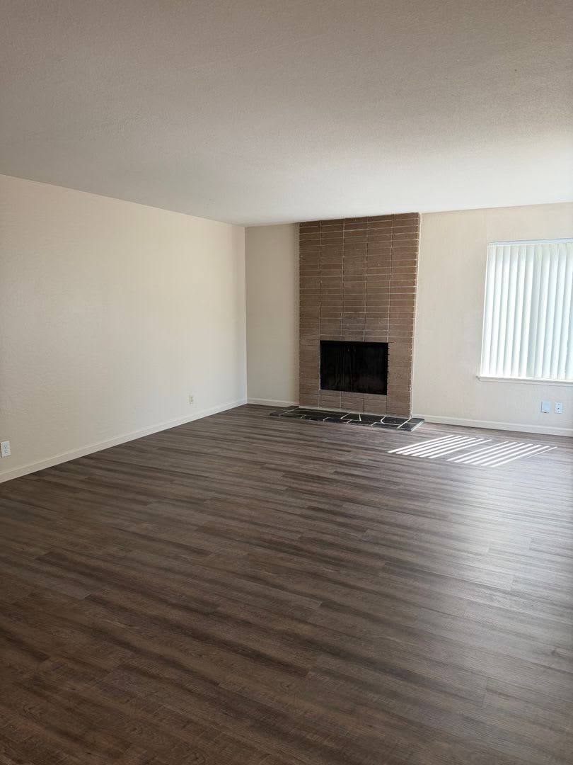 UPDATED DUPLEX IN SACRAMENTO!! – photo 5