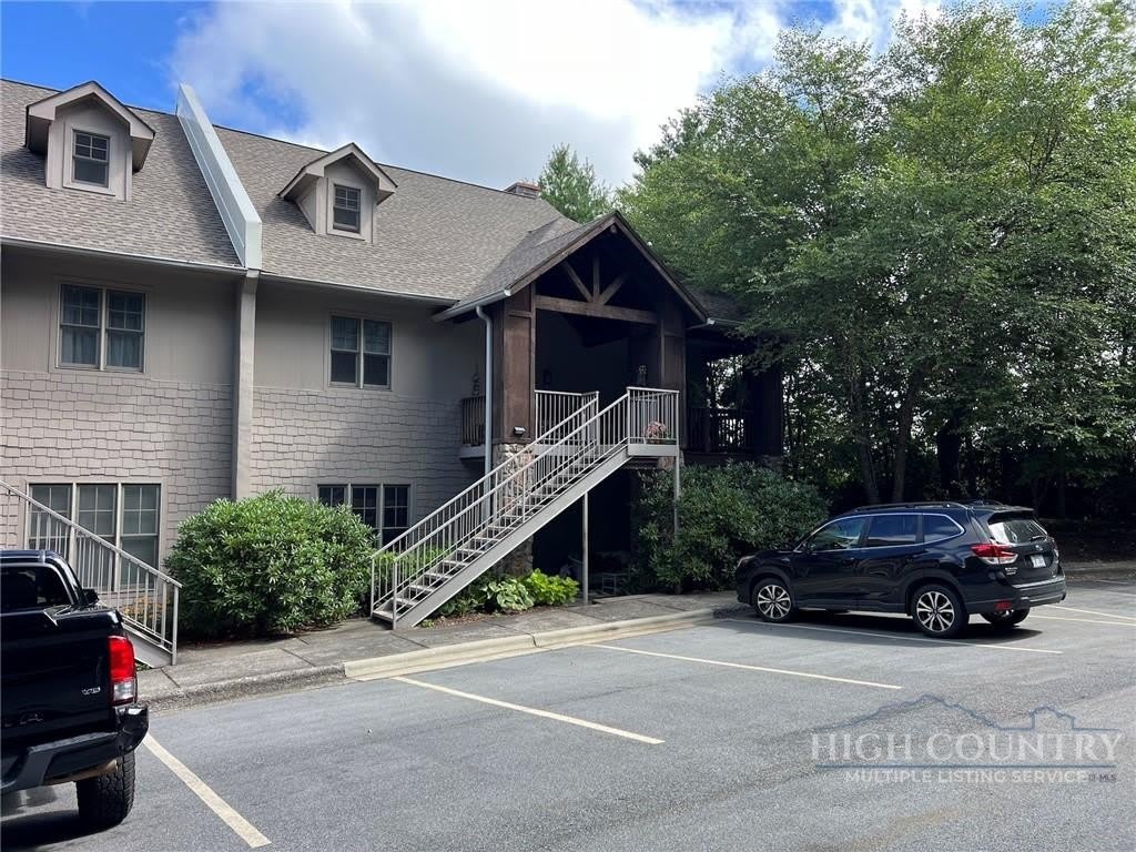 135 Caleb Drive – photo 1