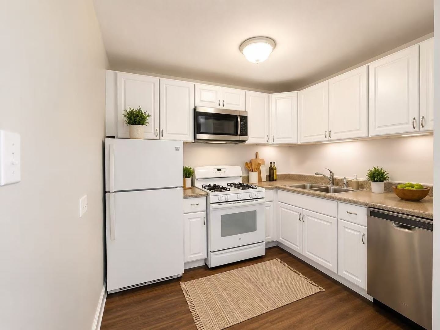 1450 E 55th Place – photo 3