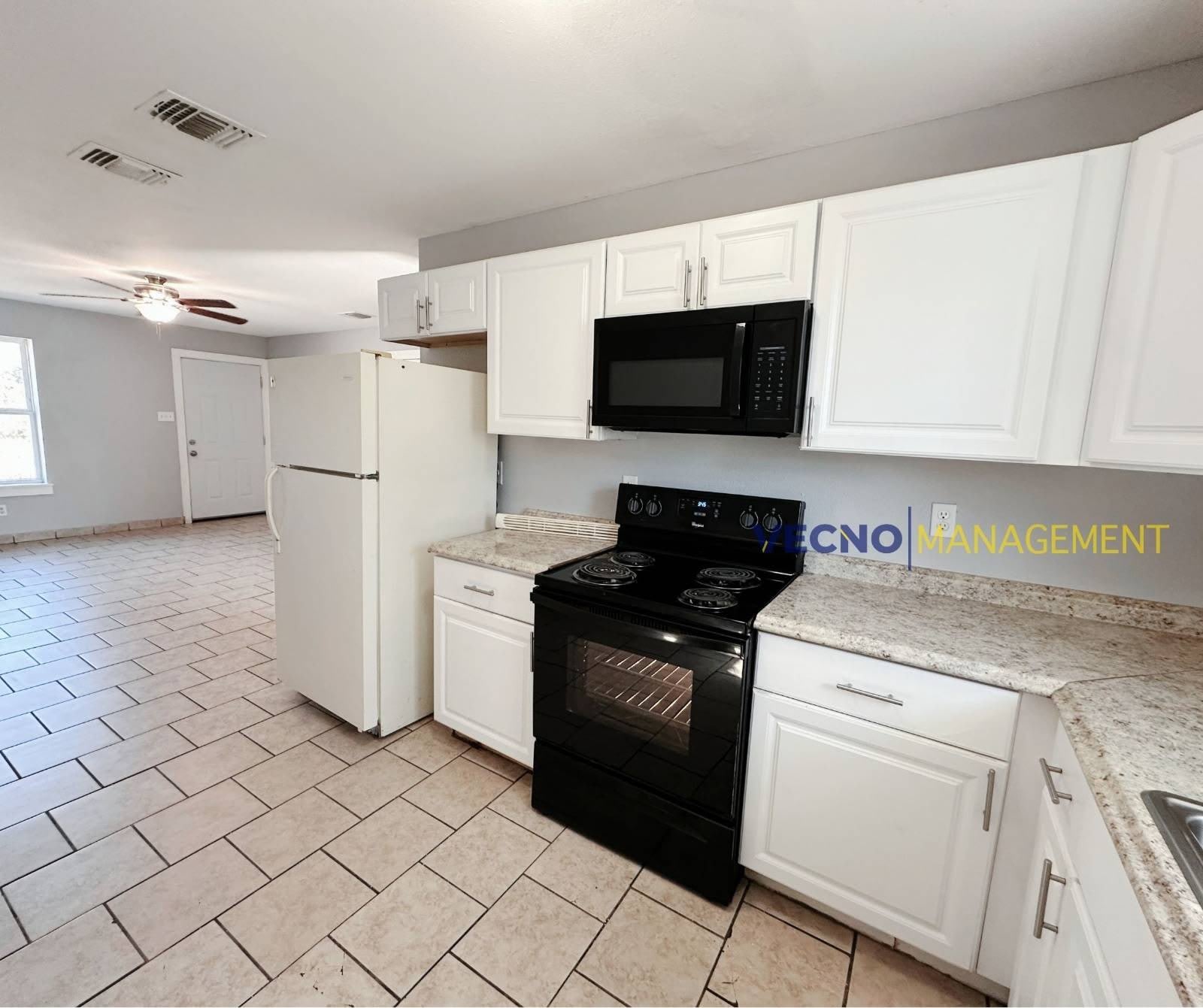 135 Nopal St. – photo 3