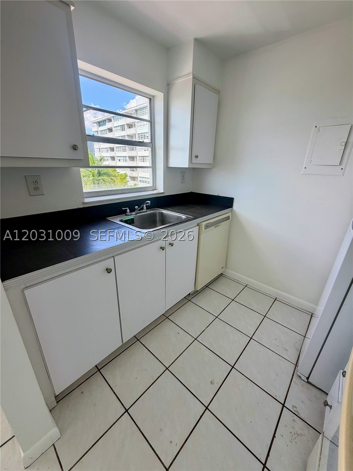 2001 Bay Dr – photo 3