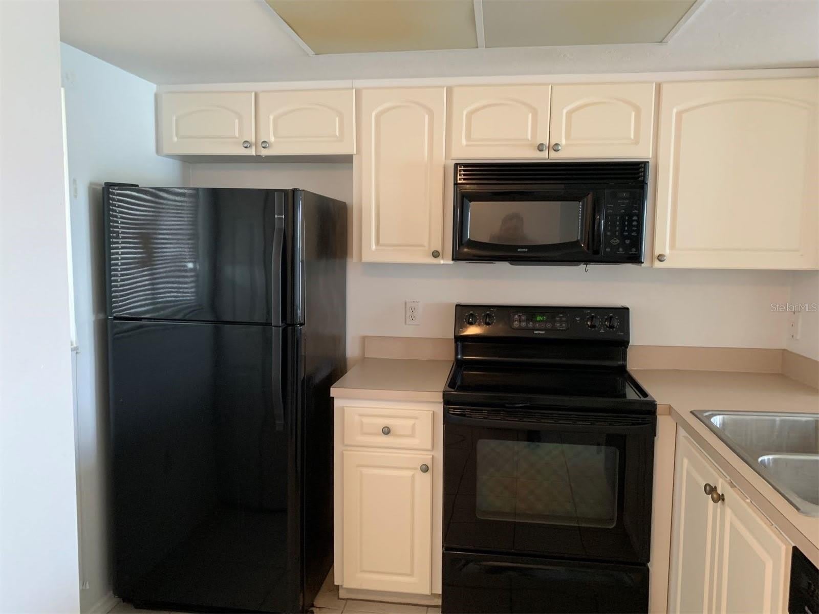 25275 RAMPART Boulevard – photo 3