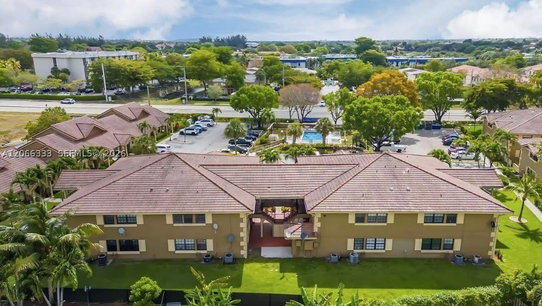 2596 Riverside Dr – photo 1