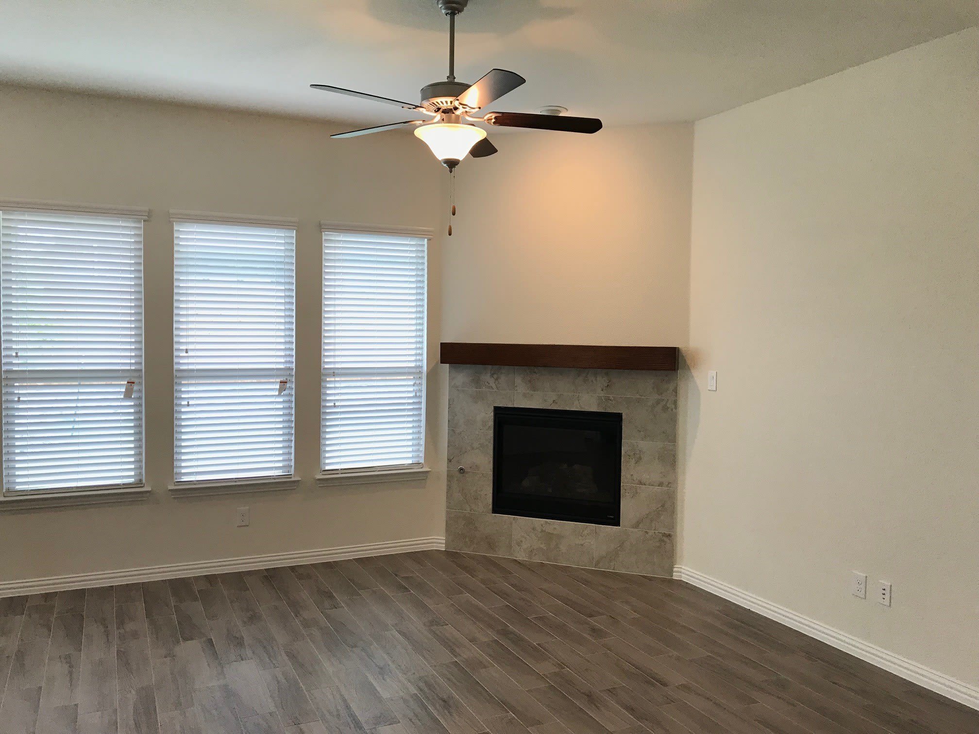 4532 Frost Avenue – photo 3