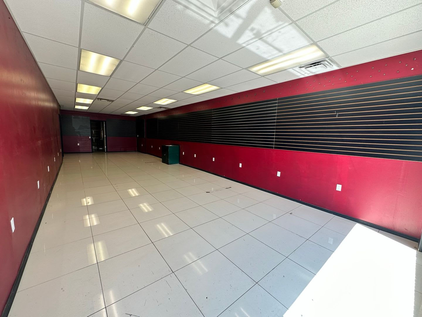 For Lease Retail Space Available On Campus Corner – photo 2