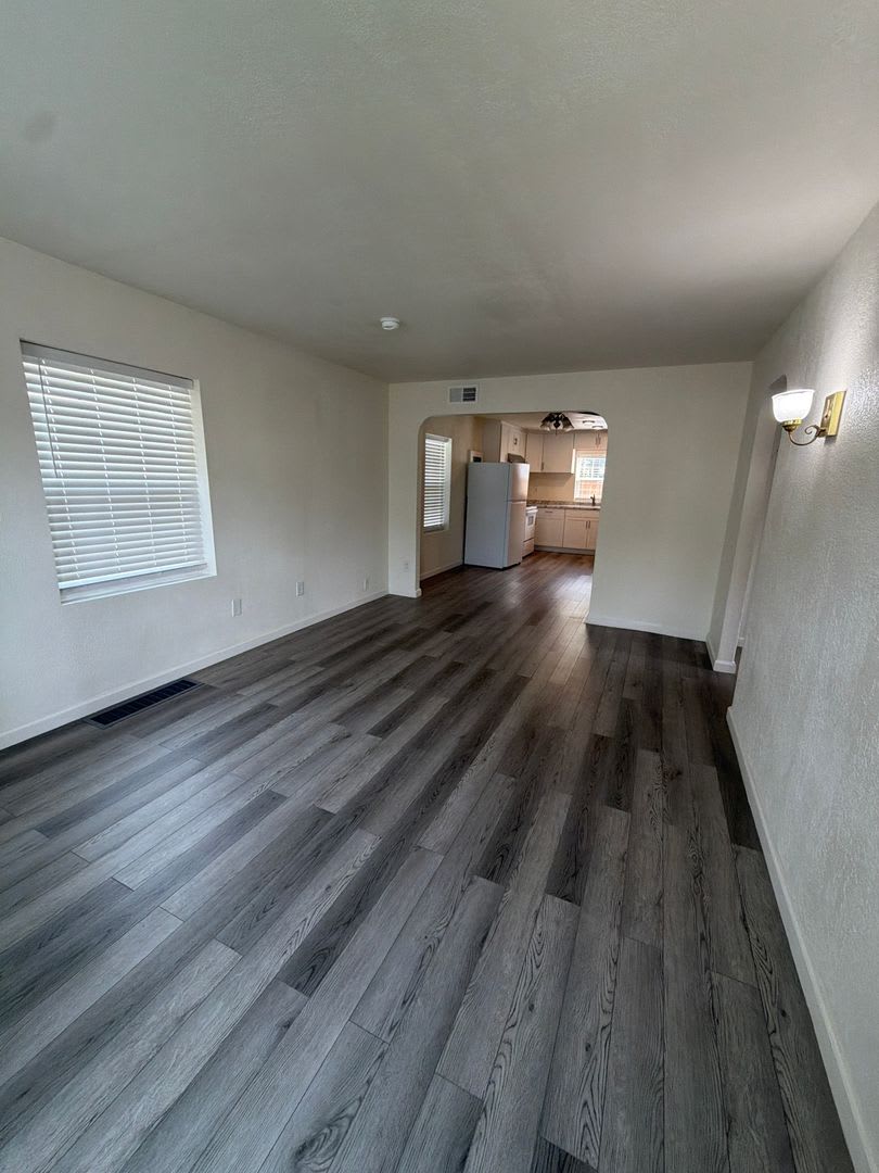 Freshly remodeled 3br 1ba, garage, LVP Flooring throughout. – photo 1