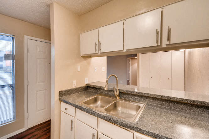 Marfa Apartments – photo 3