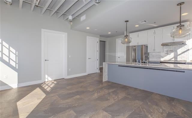 818 HOWARD Avenue – photo 2