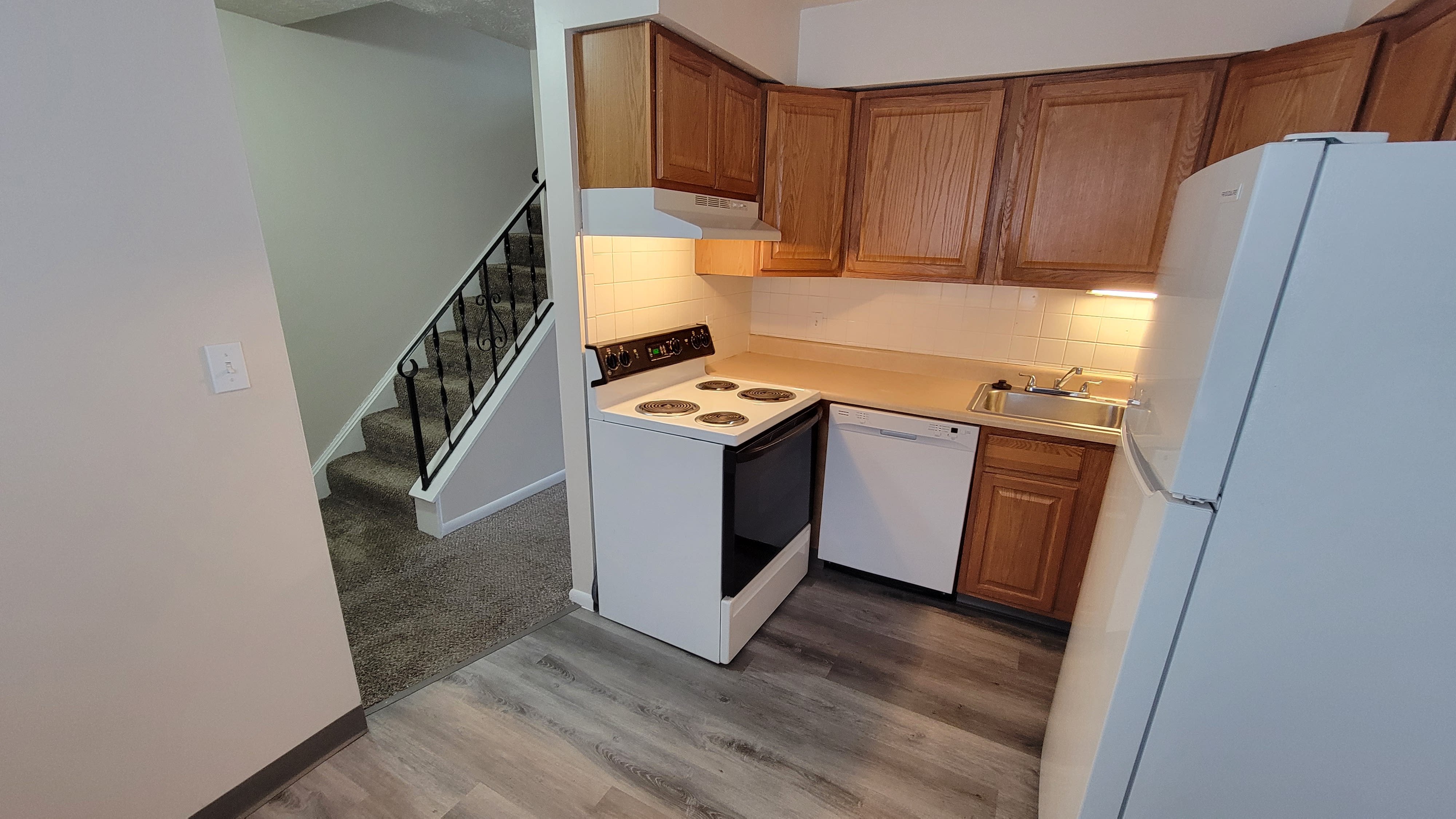 208 Northwest Ave – photo 4