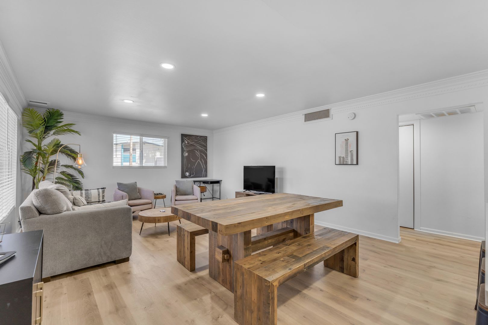 Modern 4Br Scottsdale Home W Guest Suite Ev Charger Huge Backyard Splash Pad – photo 3