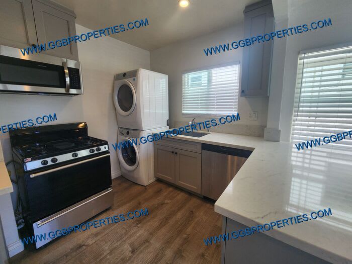 312 West 8th Street – photo 2