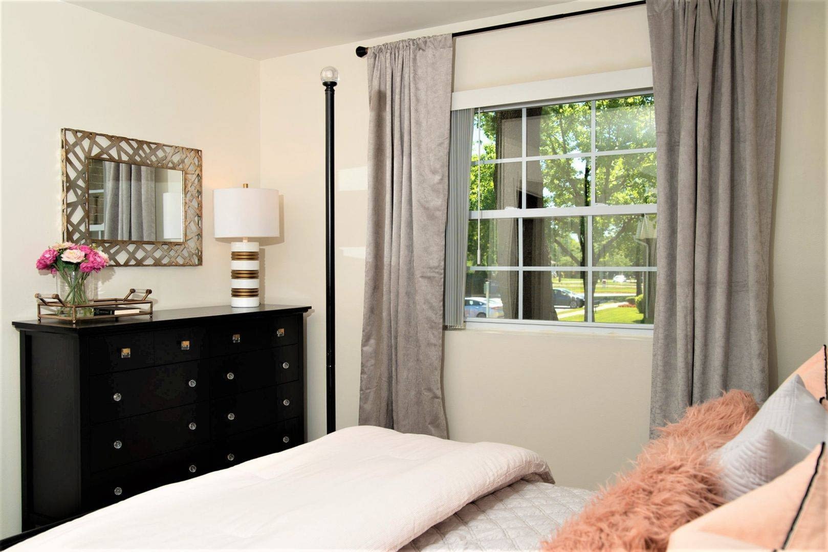 Chapel Manor – photo 4