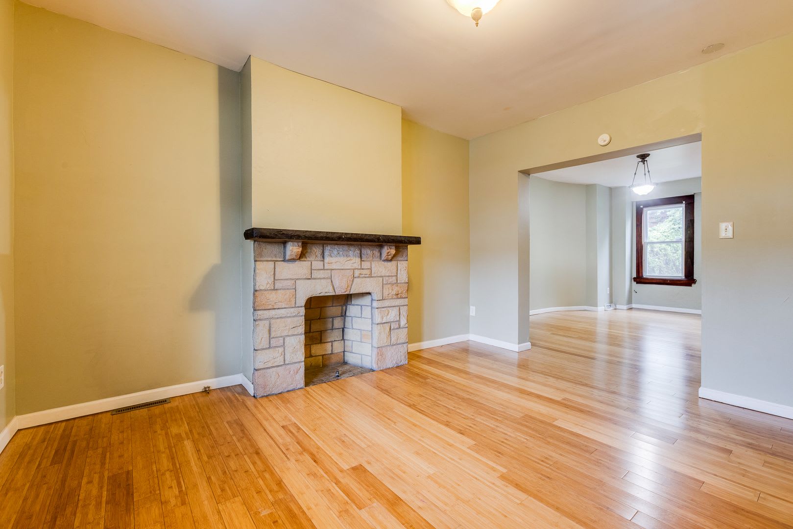 Available Now Traditional 4 Bedroom Home Located In Mt Washington Ask How You Can Get Up To One Month Of Free Rent – photo 2