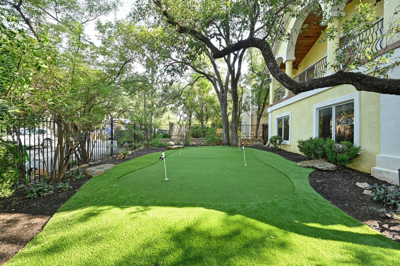 6Bed/4Bath in West Campus – photo 2