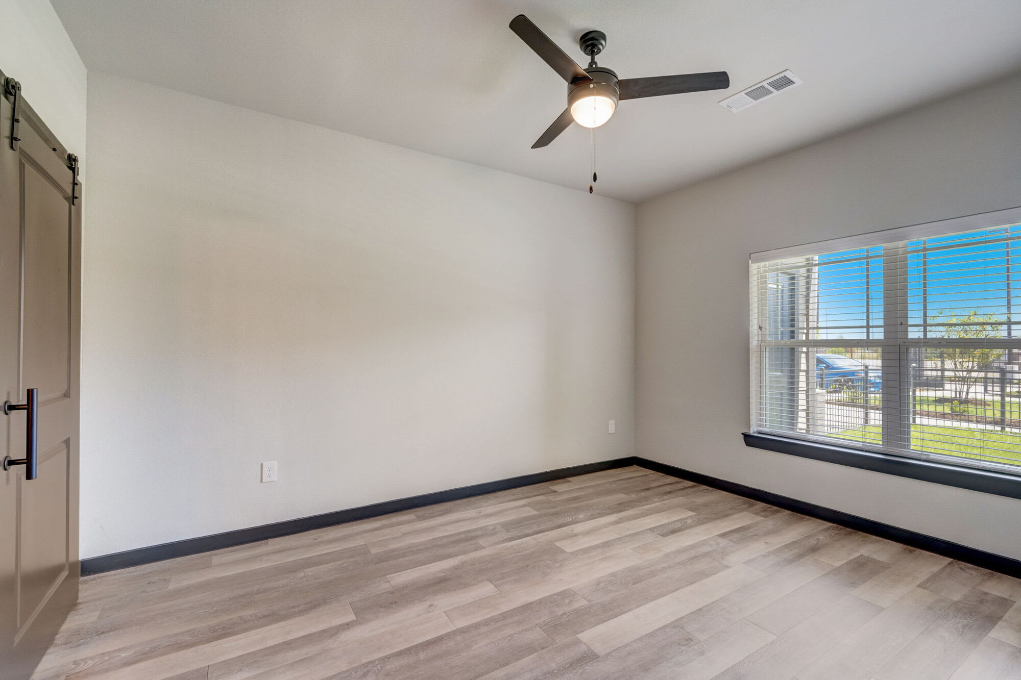 Skyview Flats – photo 2