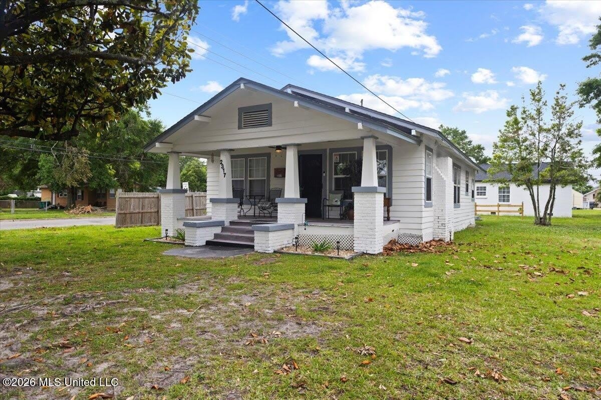 2317 30th Street – photo 2