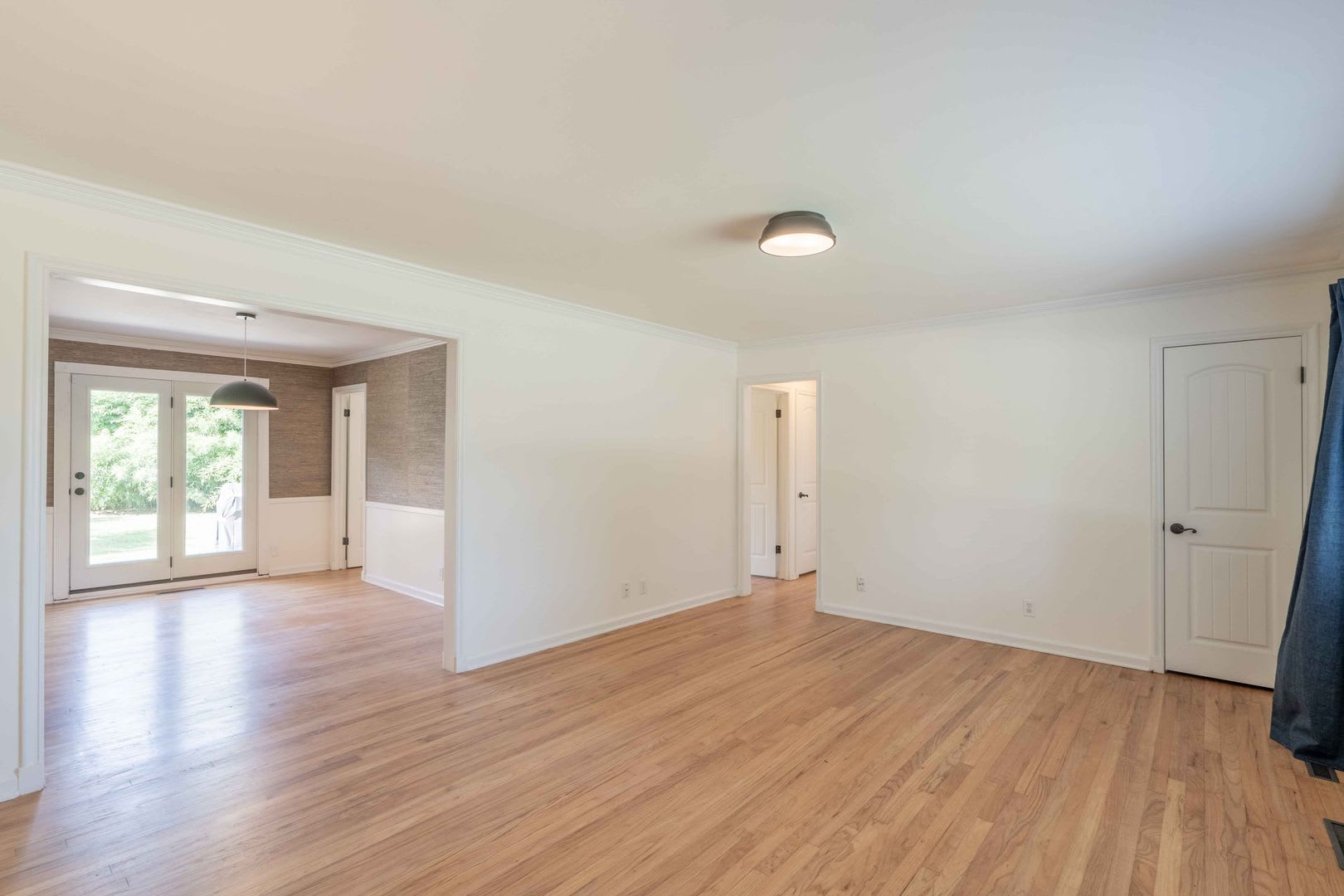 Stunning 3 Bed 2 Bath In Great Area – photo 3