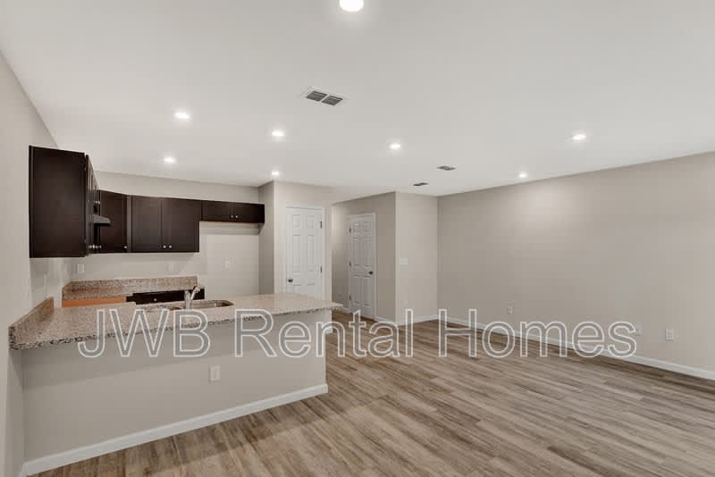 606 Herman St – photo 3