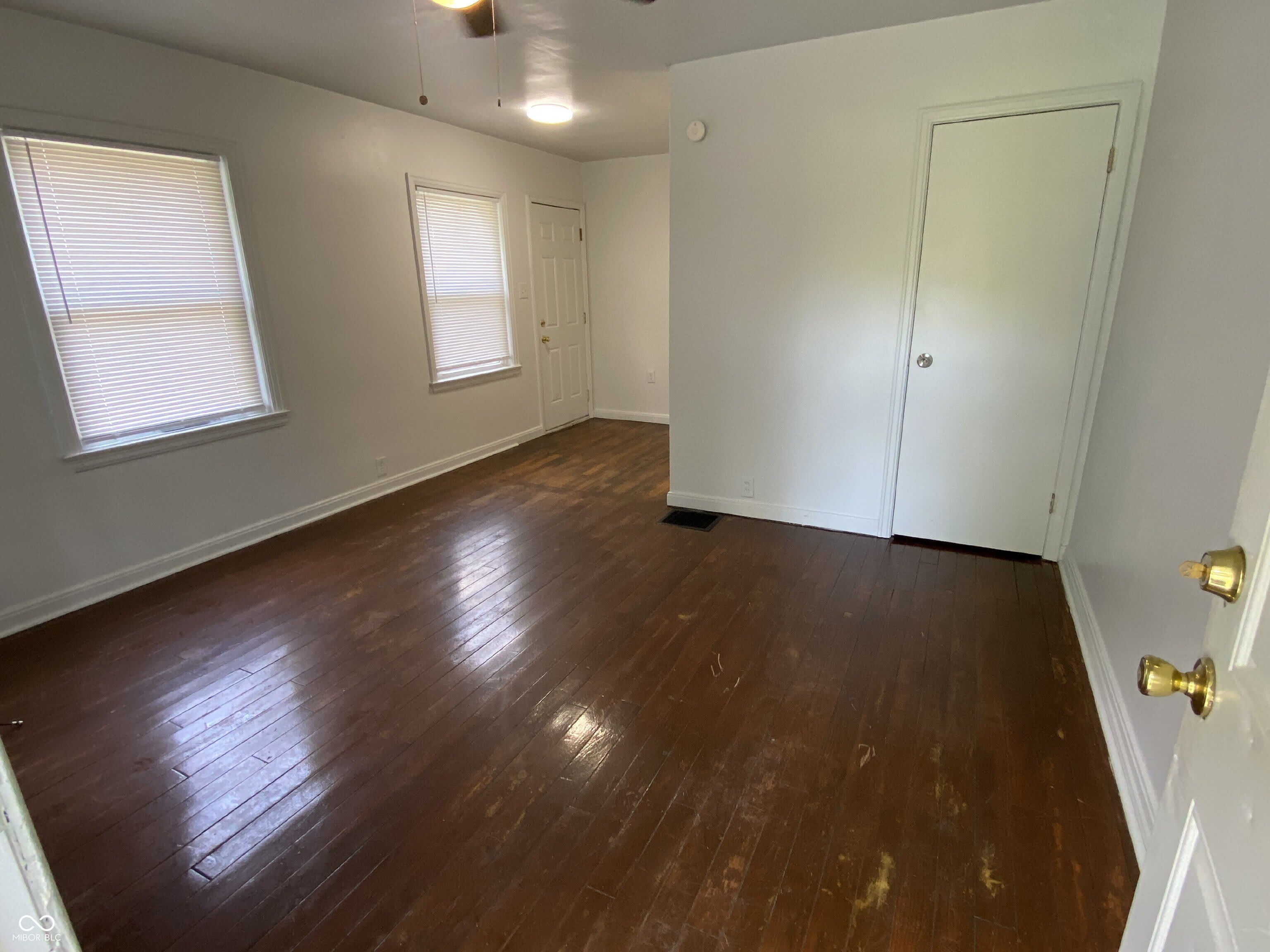 623 N Tibbs Avenue – photo 2
