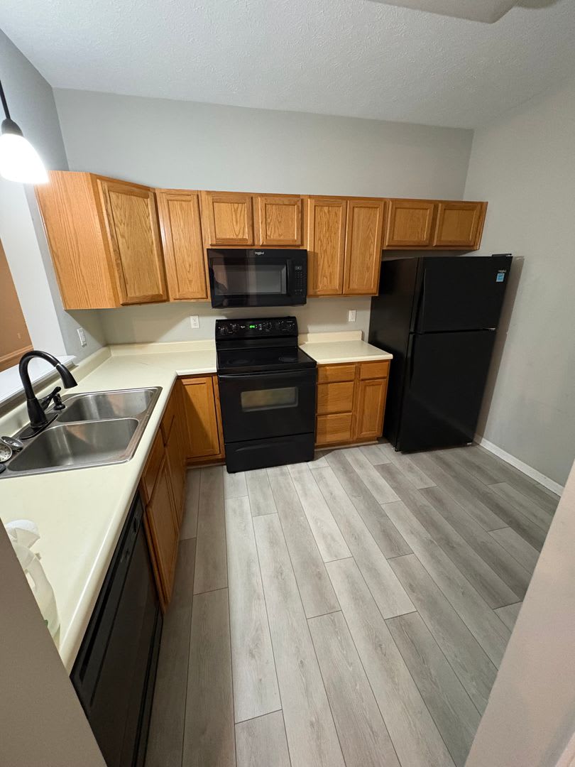 Nice Three Bedroom Home Located near 56th Street and Guion Rd – photo 3