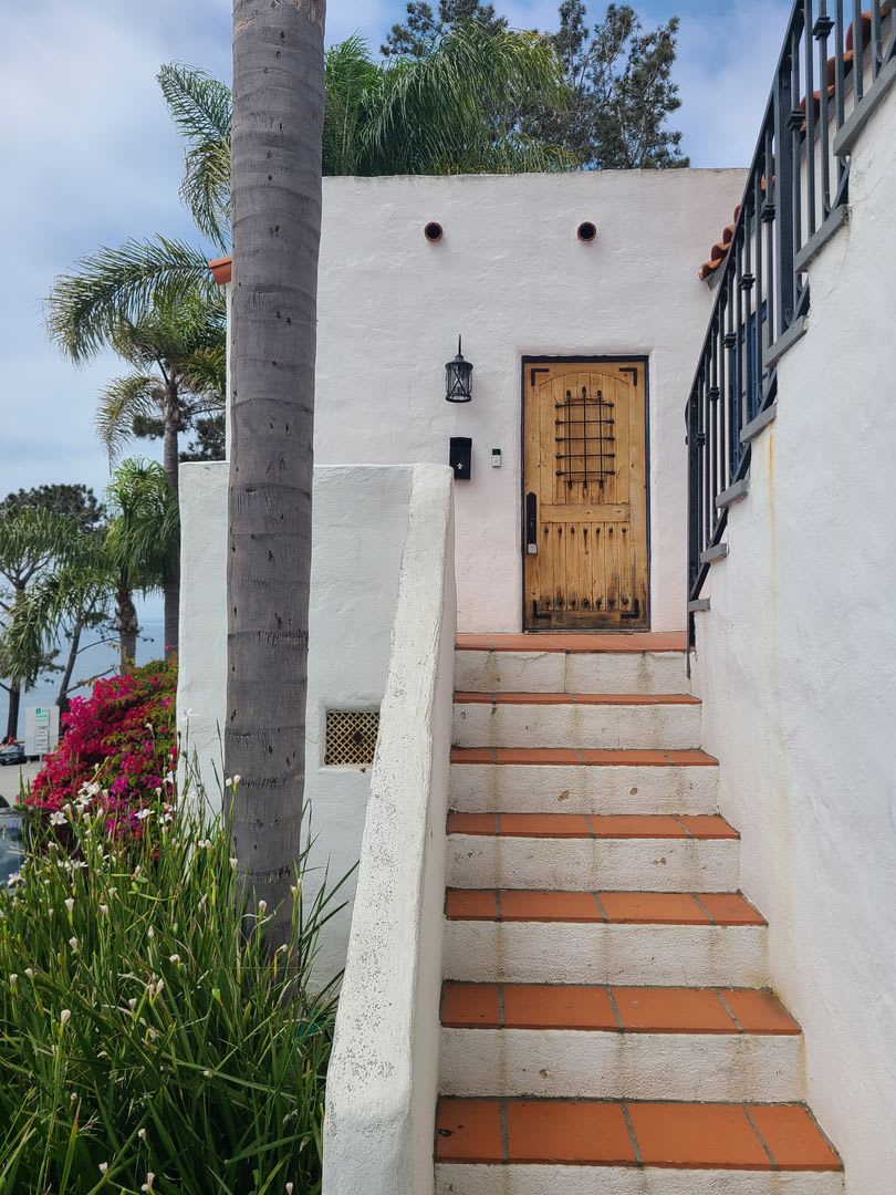 Charming 2 Bed 1 bath "fully furnished monthly rental" in La Jolla Village. – photo 3