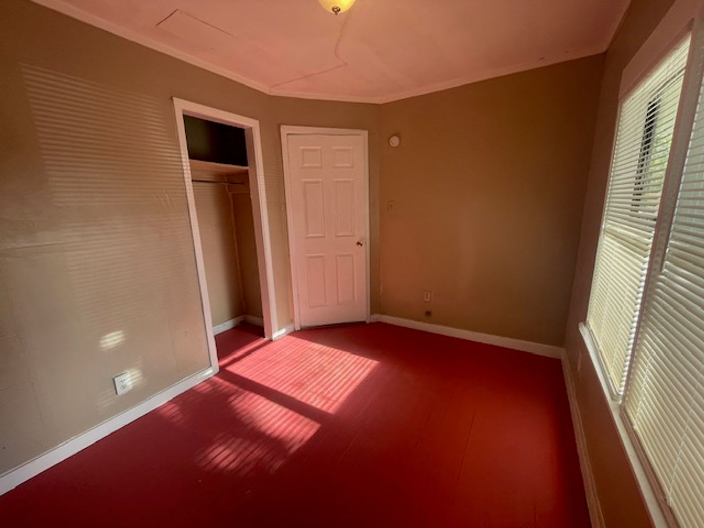 Move In Asap 3 Bedroom 1 2 Off First Months Rent – photo 5