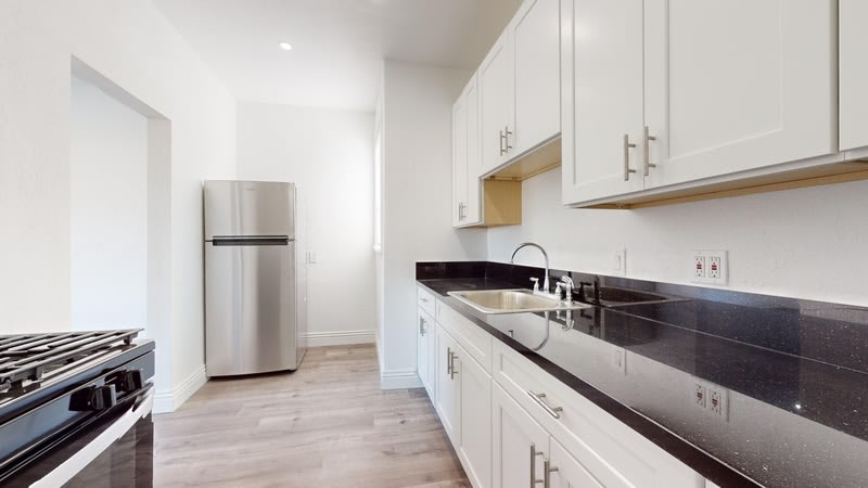 2318 West Jefferson Boulevard – photo 5