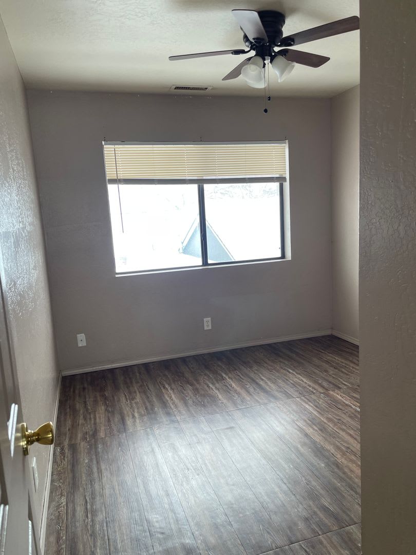 112 E. Benton – photo 3