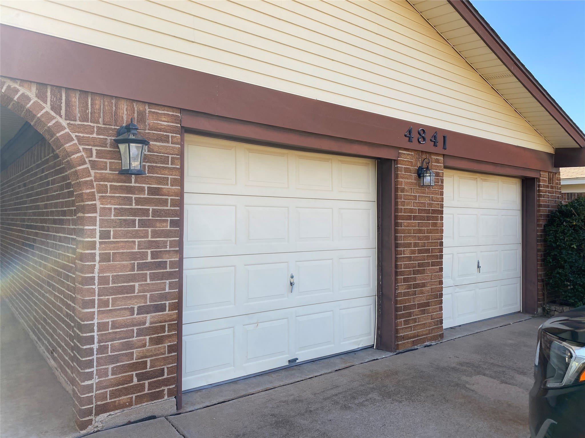 4841 Oaklawn Drive – photo 2