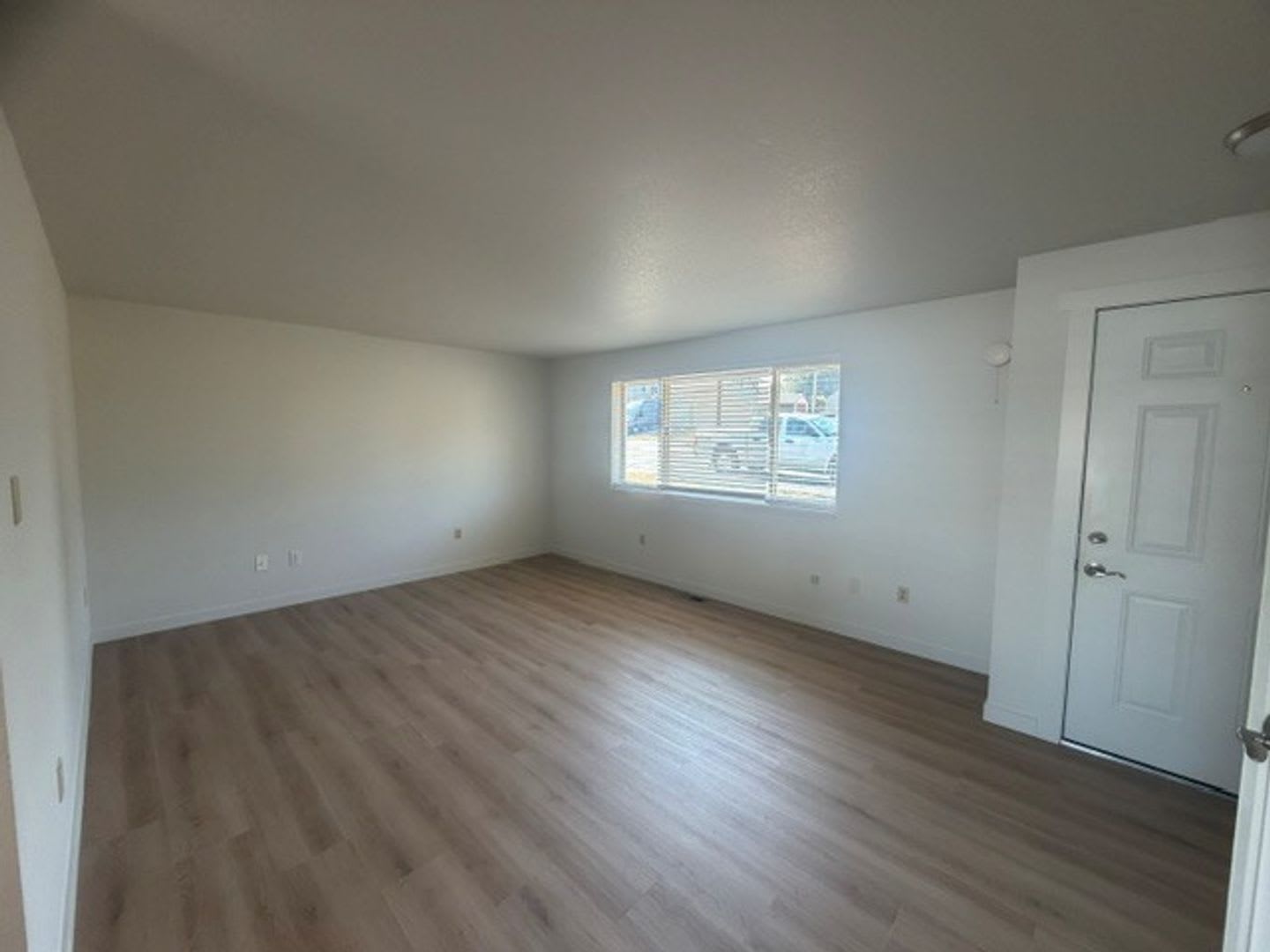 3Bd 2 Bth Rambler – photo 3