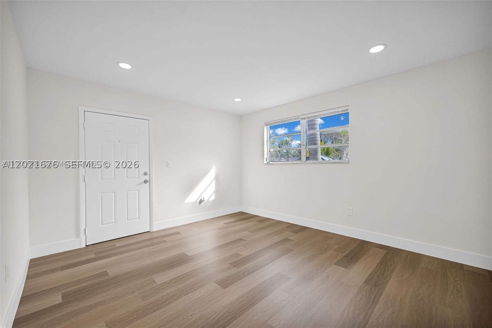 11810 NE 14th Ave – photo 4