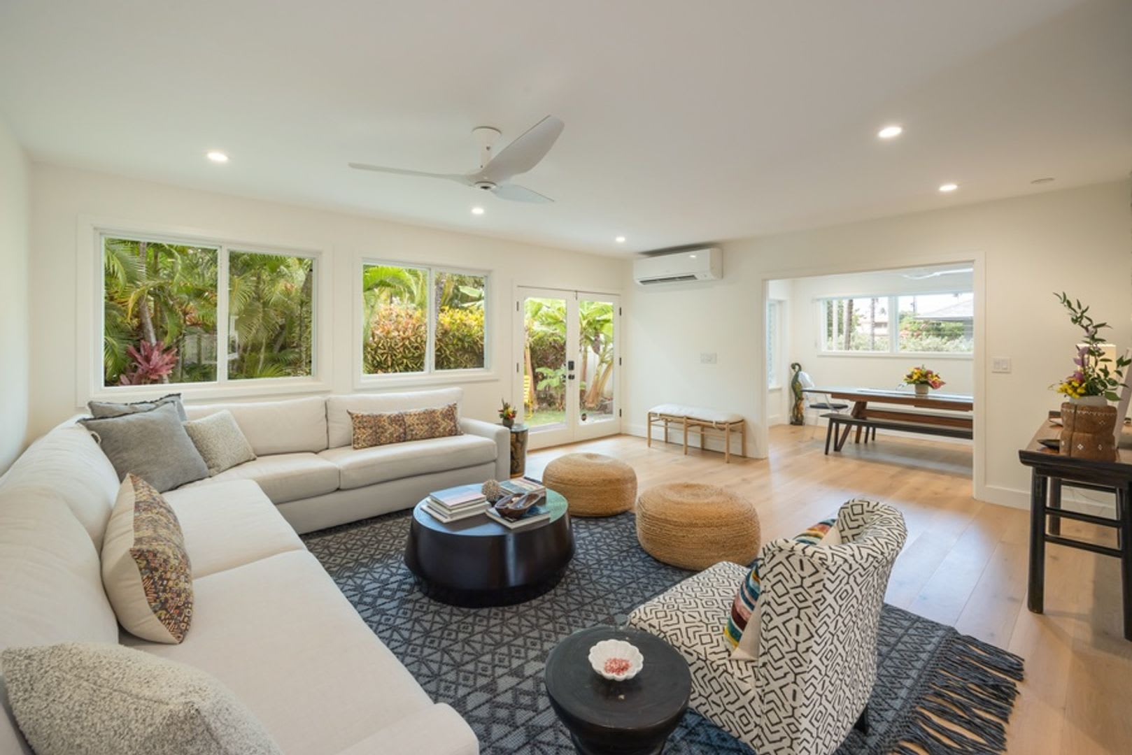 Majestic Retreat: Close to Beach, Designer Details, Expansive Rear Deck Views – photo 5
