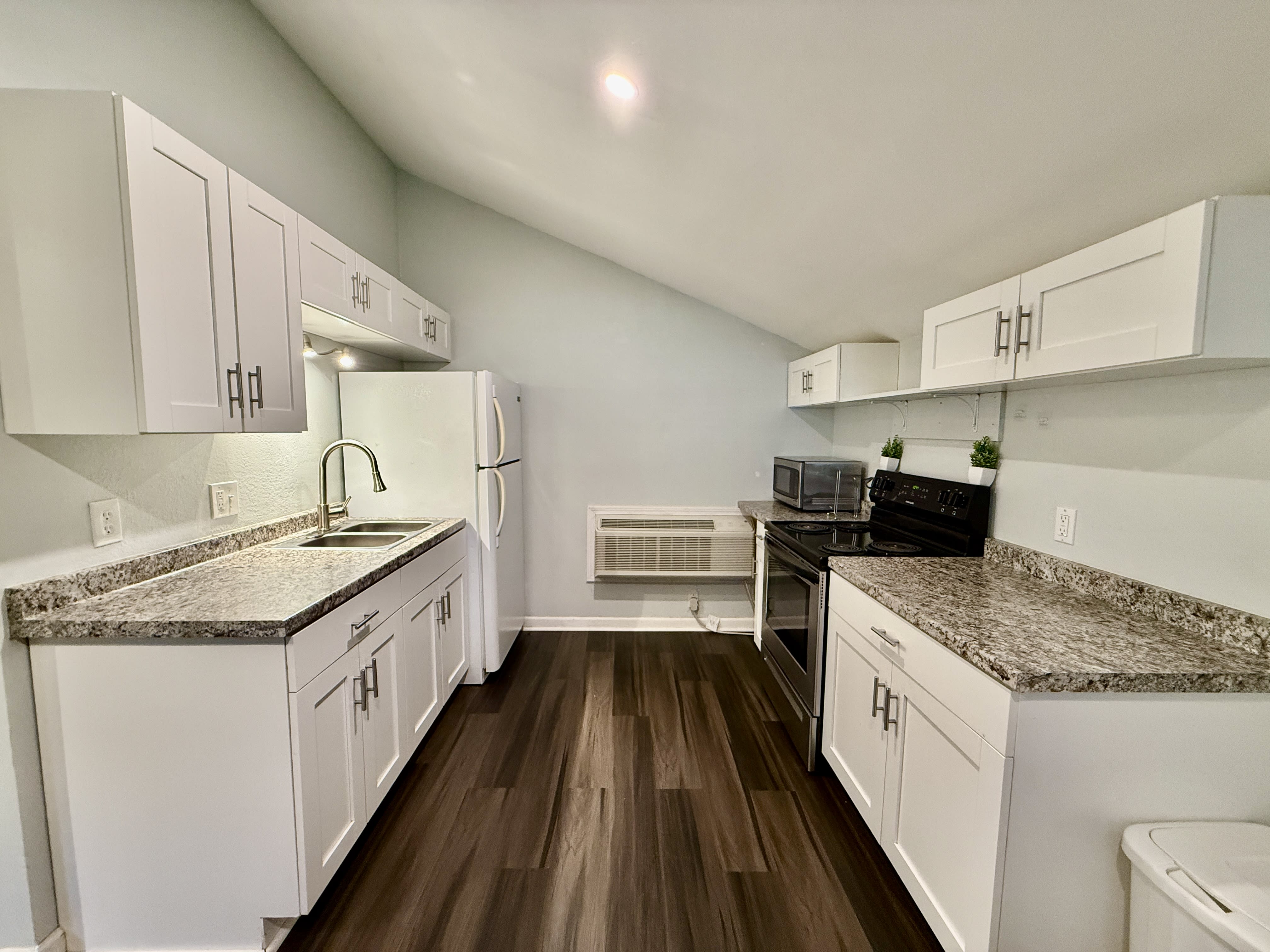 2426 W Desoto St Unit C – photo 3