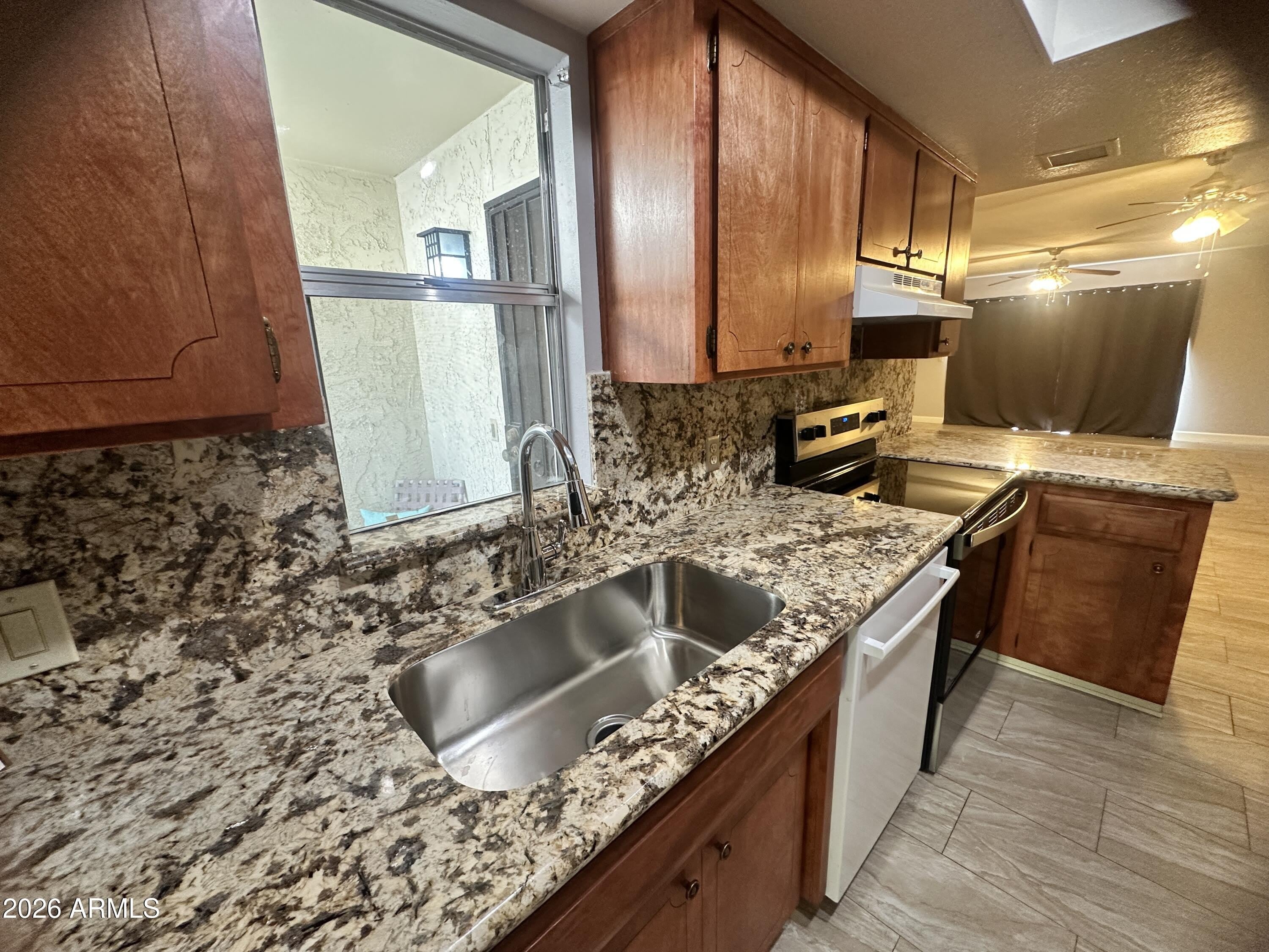 5208 S HAZELTON Lane – photo 2