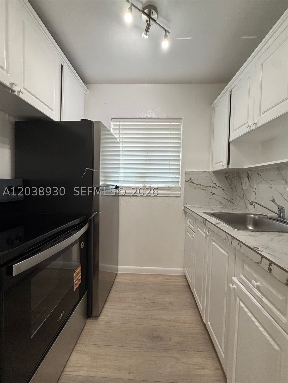 10 NW 77th St – photo 4