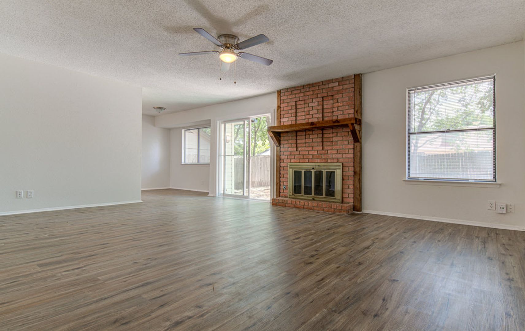Two Weeks Free Rent Beautifully Refreshed 3 Bedroom 2 Bath Home In The Highly Desirable Anderson Mill Community – photo 3