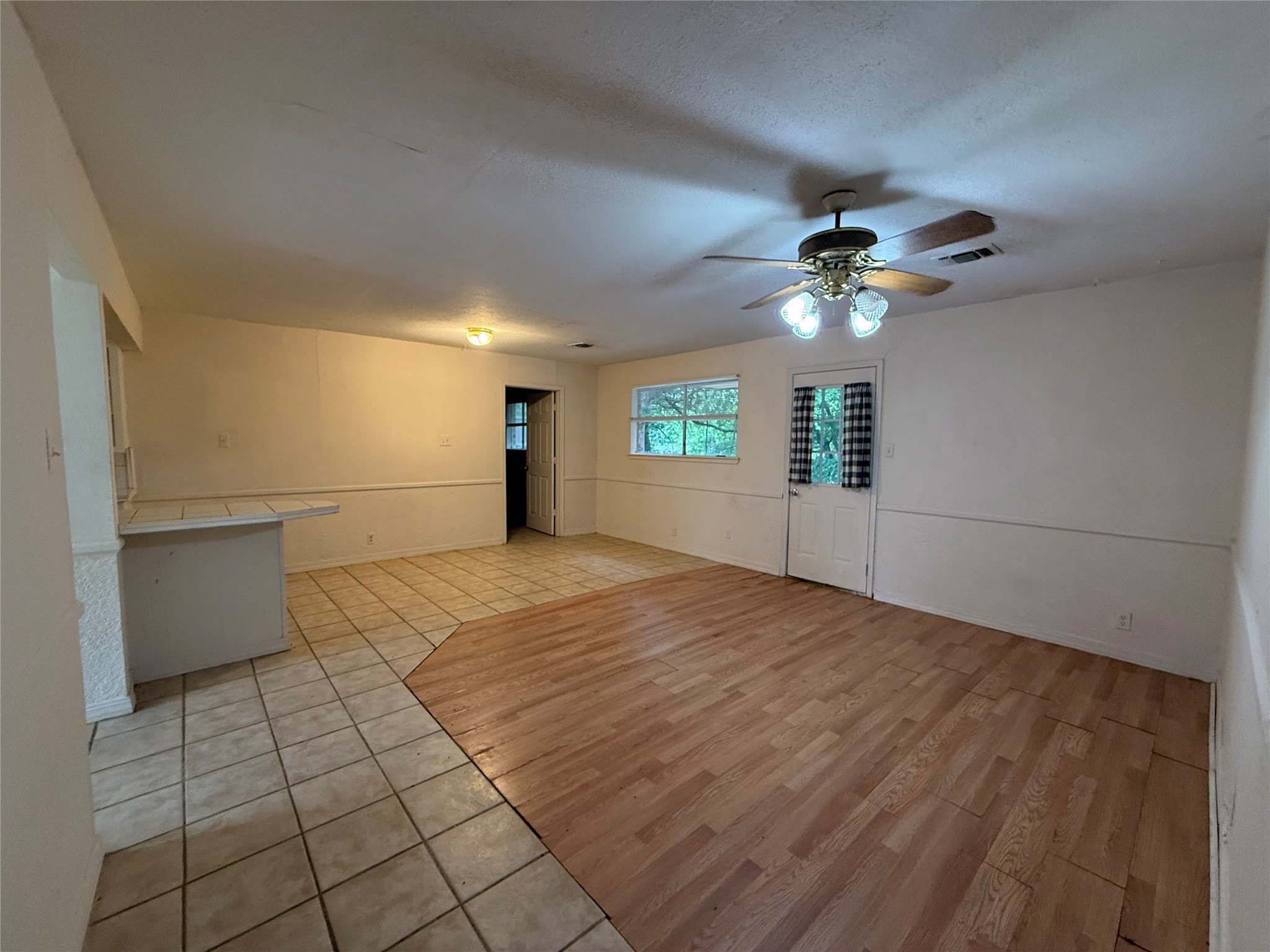 1238 Carla Street – photo 3