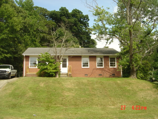 East Cone Blvd 3 BR conveninent to 29 & Shopping – photo 1