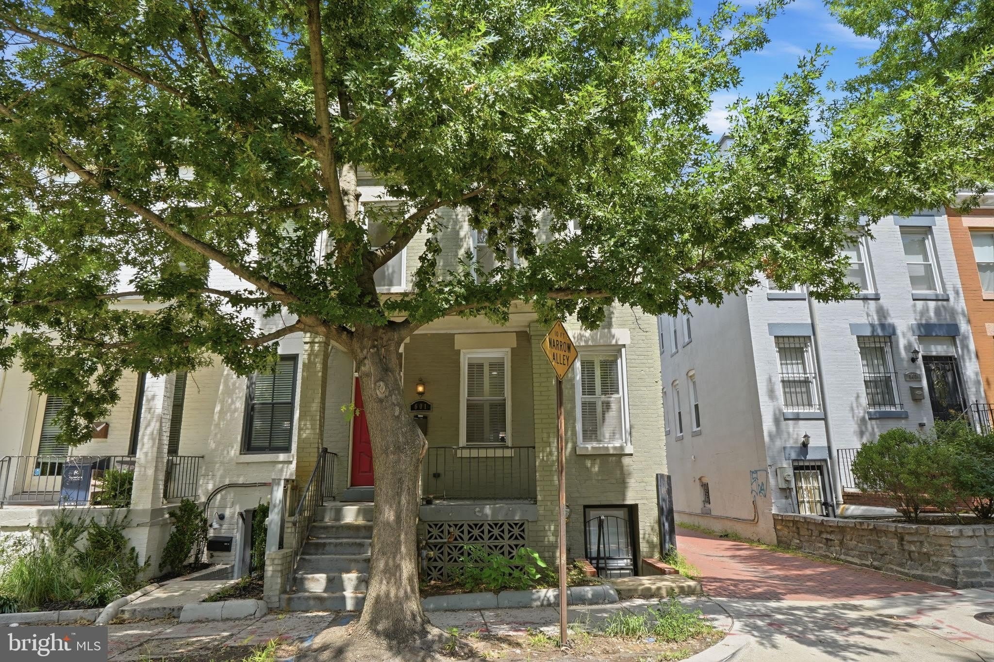 601 KENYON Street NW – photo 2