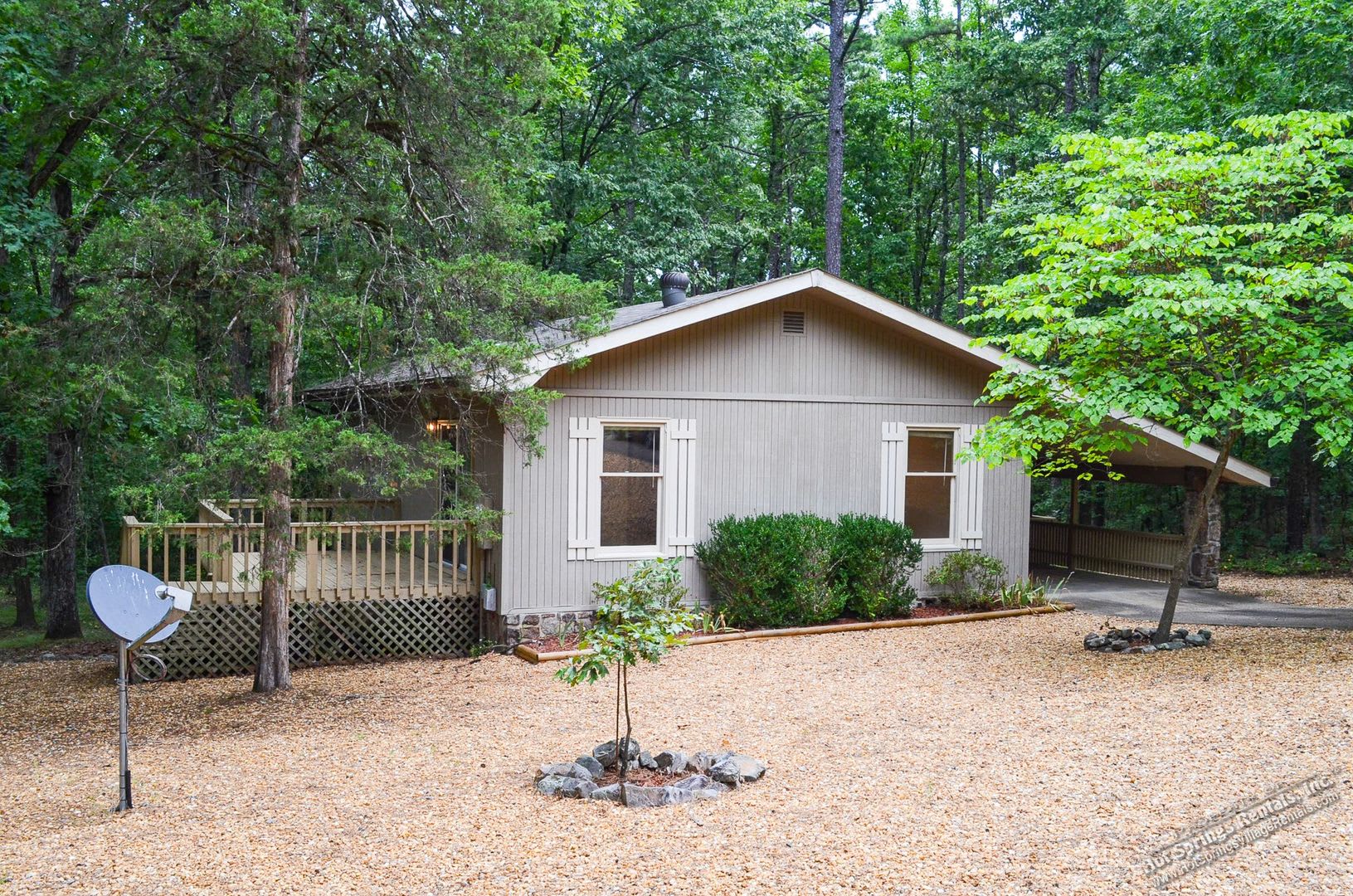 2 Bedroom, 2 Bath Home Near the Glazypeau Gate – photo 2