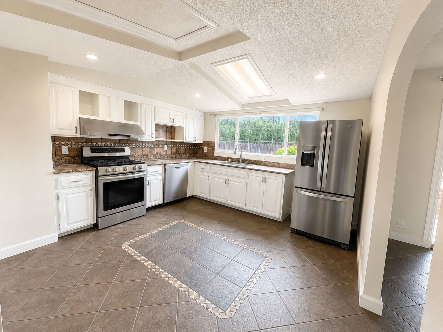 Single Family 3 Bedroom Is Good Size – photo 3